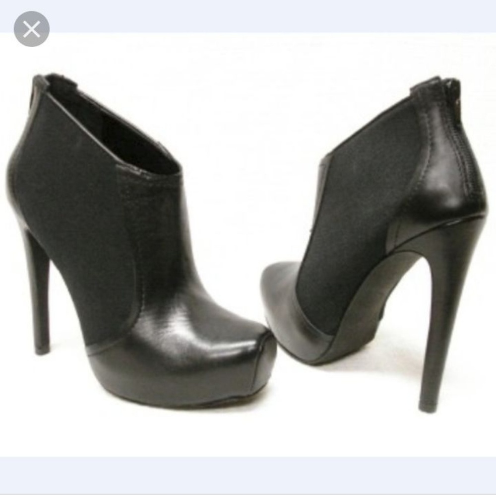 Jessica Simpson high heeled booties